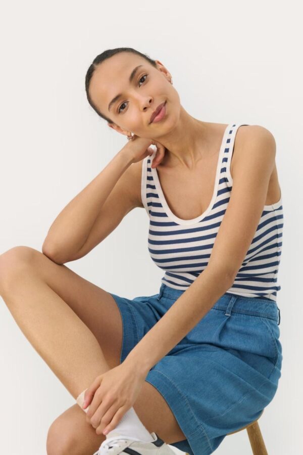 Part two. Roselyn top