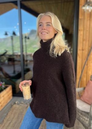 Rah Oslo. Roll neck ribbed genser