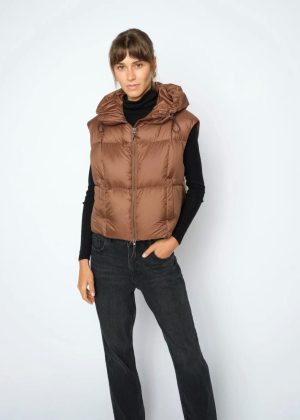 Mos mosh. Kiara tally down vest